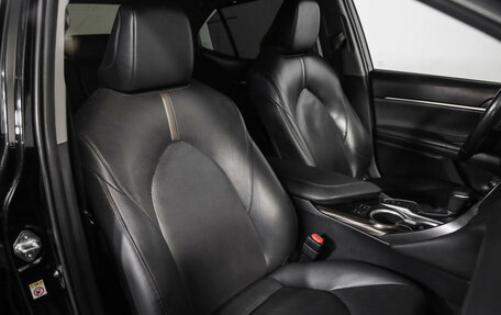 Toyota Camry, 2018 год, 2 749 000 рублей, 27 фотография