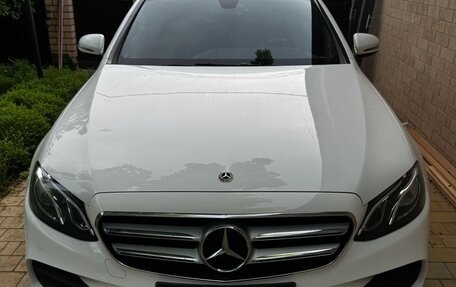 Mercedes-Benz E-Класс, 2020 год, 4 500 000 рублей, 1 фотография
