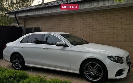 Mercedes-Benz E-Класс, 2020 год, 4 500 000 рублей, 2 фотография