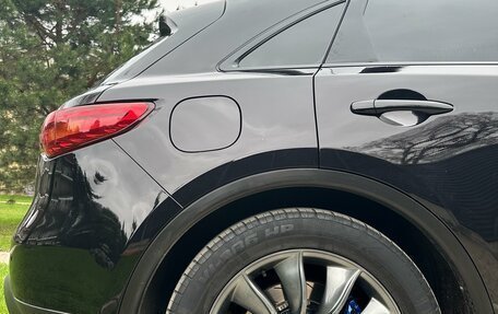 Infiniti QX70, 2014 год, 2 400 000 рублей, 10 фотография