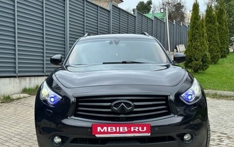 Infiniti QX70, 2014 год, 2 400 000 рублей, 2 фотография