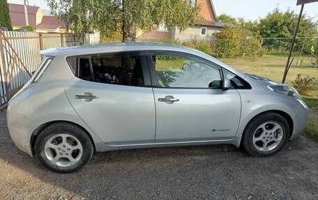 Nissan Leaf I, 2012 год, 480 000 рублей, 2 фотография