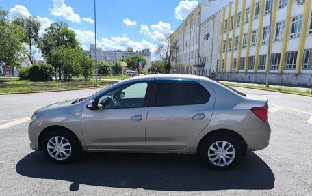 Renault Logan II, 2017 год, 800 000 рублей, 11 фотография