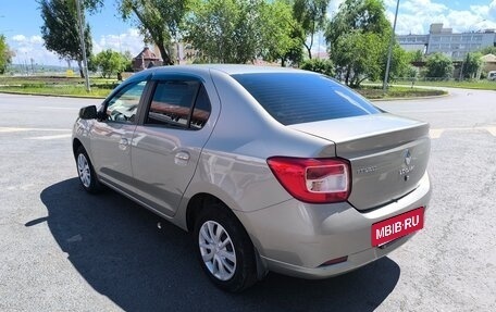 Renault Logan II, 2017 год, 800 000 рублей, 4 фотография