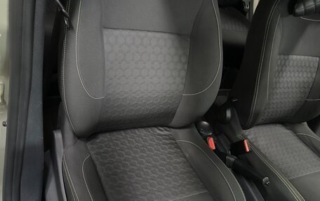 Renault Logan II, 2017 год, 800 000 рублей, 17 фотография