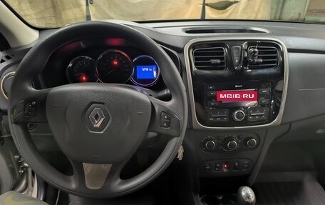 Renault Logan II, 2017 год, 800 000 рублей, 23 фотография