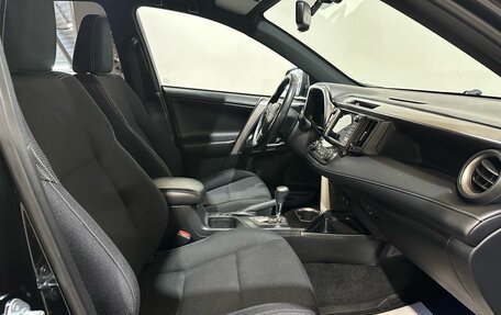 Toyota RAV4, 2019 год, 2 450 000 рублей, 15 фотография