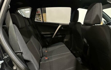 Toyota RAV4, 2019 год, 2 450 000 рублей, 18 фотография