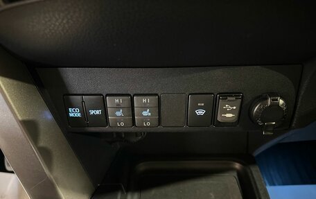 Toyota RAV4, 2019 год, 2 450 000 рублей, 35 фотография