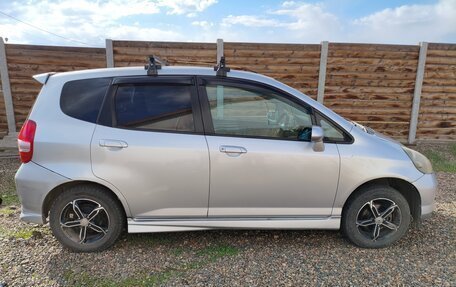 Honda Fit III, 2002 год, 375 000 рублей, 1 фотография