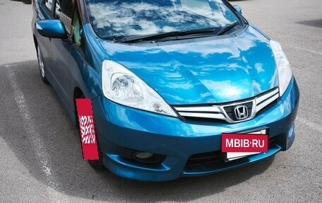 Honda Fit Shuttle I рестайлинг, 2011 год, 990 000 рублей, 2 фотография