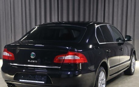 Skoda Superb III рестайлинг, 2011 год, 939 000 рублей, 2 фотография