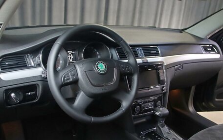 Skoda Superb III рестайлинг, 2011 год, 939 000 рублей, 8 фотография
