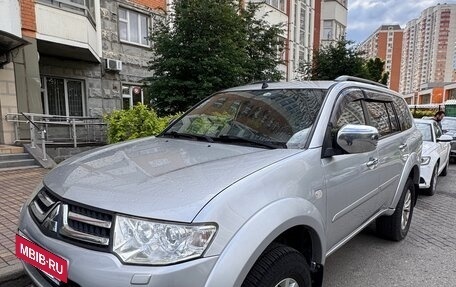 Mitsubishi Pajero Sport II рестайлинг, 2015 год, 2 050 000 рублей, 2 фотография