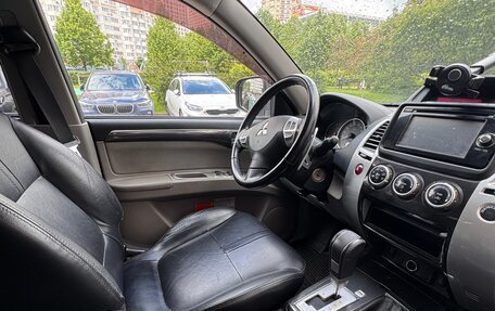 Mitsubishi Pajero Sport II рестайлинг, 2015 год, 2 050 000 рублей, 12 фотография