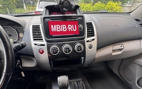 Mitsubishi Pajero Sport II рестайлинг, 2015 год, 2 050 000 рублей, 16 фотография