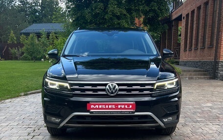 Volkswagen Tiguan II, 2020 год, 3 200 000 рублей, 2 фотография