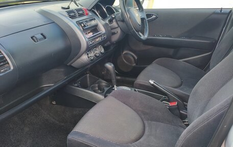 Honda Fit III, 2002 год, 375 000 рублей, 12 фотография