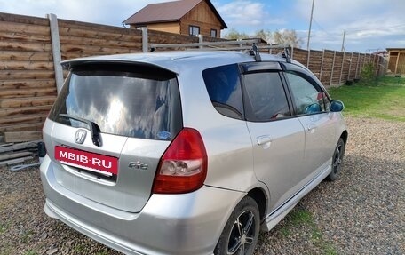 Honda Fit III, 2002 год, 375 000 рублей, 2 фотография