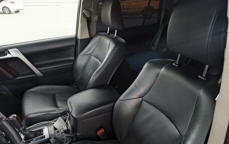 Toyota Land Cruiser Prado 150 рестайлинг 2, 2016 год, 4 470 000 рублей, 7 фотография