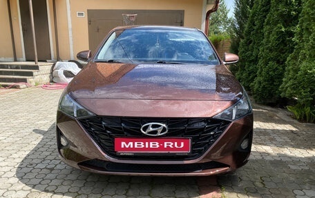 Hyundai Solaris II рестайлинг, 2021 год, 1 900 000 рублей, 1 фотография