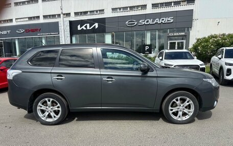 Mitsubishi Outlander III рестайлинг 3, 2013 год, 1 497 000 рублей, 5 фотография