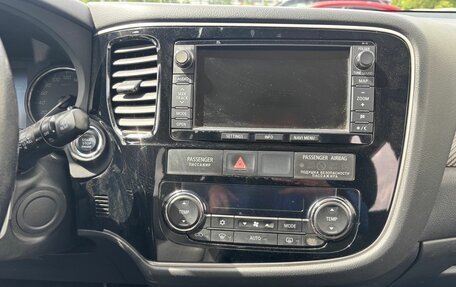 Mitsubishi Outlander III рестайлинг 3, 2013 год, 1 497 000 рублей, 17 фотография