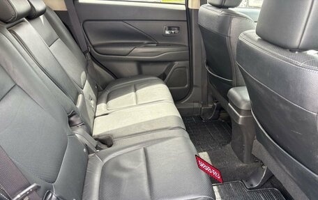 Mitsubishi Outlander III рестайлинг 3, 2013 год, 1 497 000 рублей, 13 фотография