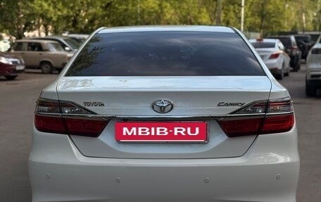 Toyota Camry, 2015 год, 1 950 000 рублей, 6 фотография