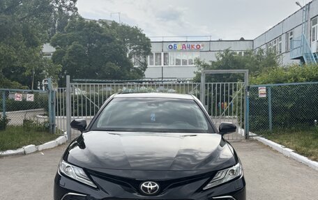 Toyota Camry, 2021 год, 3 850 000 рублей, 2 фотография