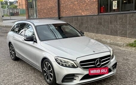 Mercedes-Benz C-Класс, 2019 год, 1 870 000 рублей, 2 фотография