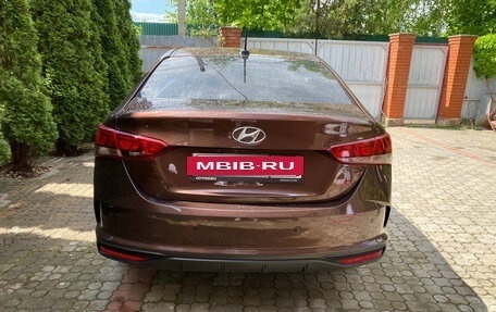 Hyundai Solaris II рестайлинг, 2021 год, 1 900 000 рублей, 5 фотография