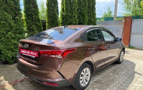 Hyundai Solaris II рестайлинг, 2021 год, 1 900 000 рублей, 4 фотография