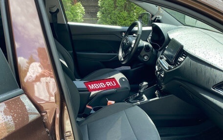 Hyundai Solaris II рестайлинг, 2021 год, 1 900 000 рублей, 10 фотография