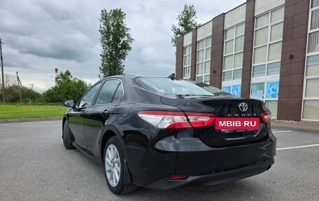Toyota Camry, 2021 год, 2 700 000 рублей, 4 фотография