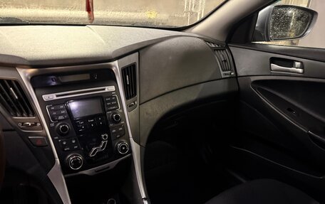 Hyundai Sonata VI, 2010 год, 730 000 рублей, 14 фотография