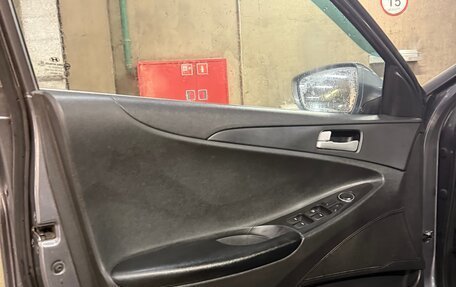 Hyundai Sonata VI, 2010 год, 730 000 рублей, 13 фотография