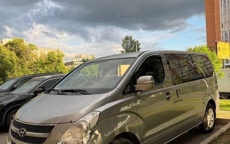 Hyundai Grand Starex Grand Starex I рестайлинг 2, 2011 год, 1 600 000 рублей, 2 фотография