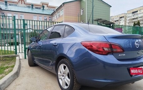 Opel Astra J, 2014 год, 920 000 рублей, 6 фотография