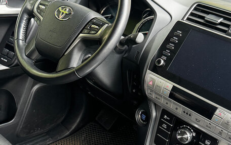Toyota Land Cruiser Prado 150 рестайлинг 2, 2022 год, 7 990 000 рублей, 10 фотография