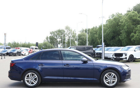 Audi A4, 2018 год, 2 320 000 рублей, 4 фотография