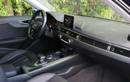 Audi A4, 2018 год, 2 320 000 рублей, 10 фотография