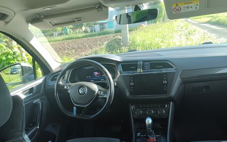 Volkswagen Tiguan II, 2017 год, 2 350 000 рублей, 9 фотография