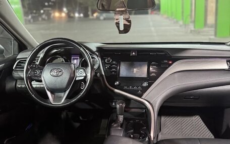 Toyota Camry, 2019 год, 1 700 000 рублей, 7 фотография
