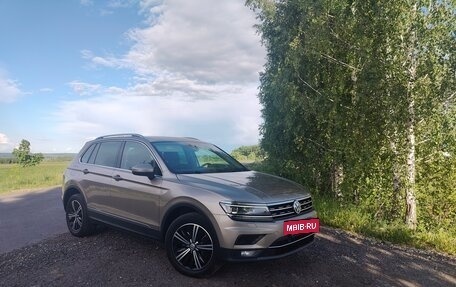 Volkswagen Tiguan II, 2017 год, 2 350 000 рублей, 2 фотография
