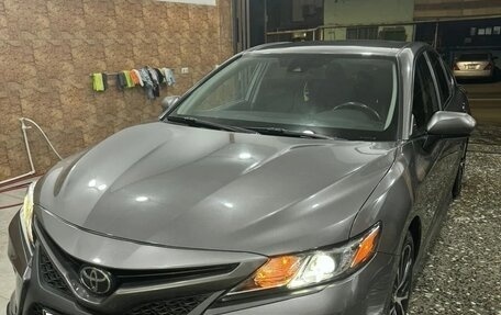 Toyota Camry, 2019 год, 1 700 000 рублей, 2 фотография