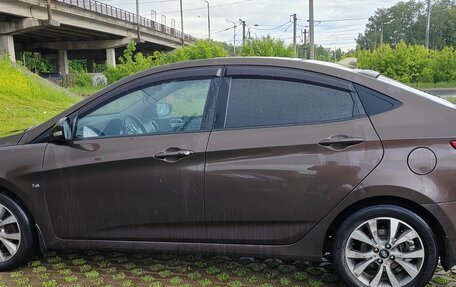 Hyundai Solaris II рестайлинг, 2015 год, 900 000 рублей, 2 фотография