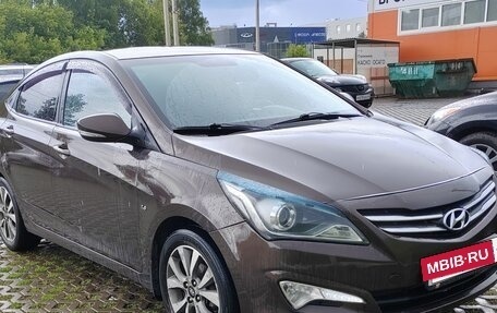 Hyundai Solaris II рестайлинг, 2015 год, 900 000 рублей, 4 фотография