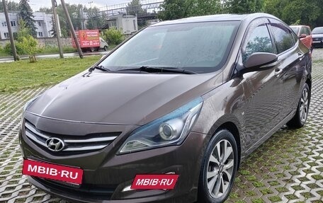 Hyundai Solaris II рестайлинг, 2015 год, 900 000 рублей, 3 фотография