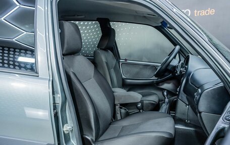 Chevrolet Niva I рестайлинг, 2017 год, 647 000 рублей, 11 фотография